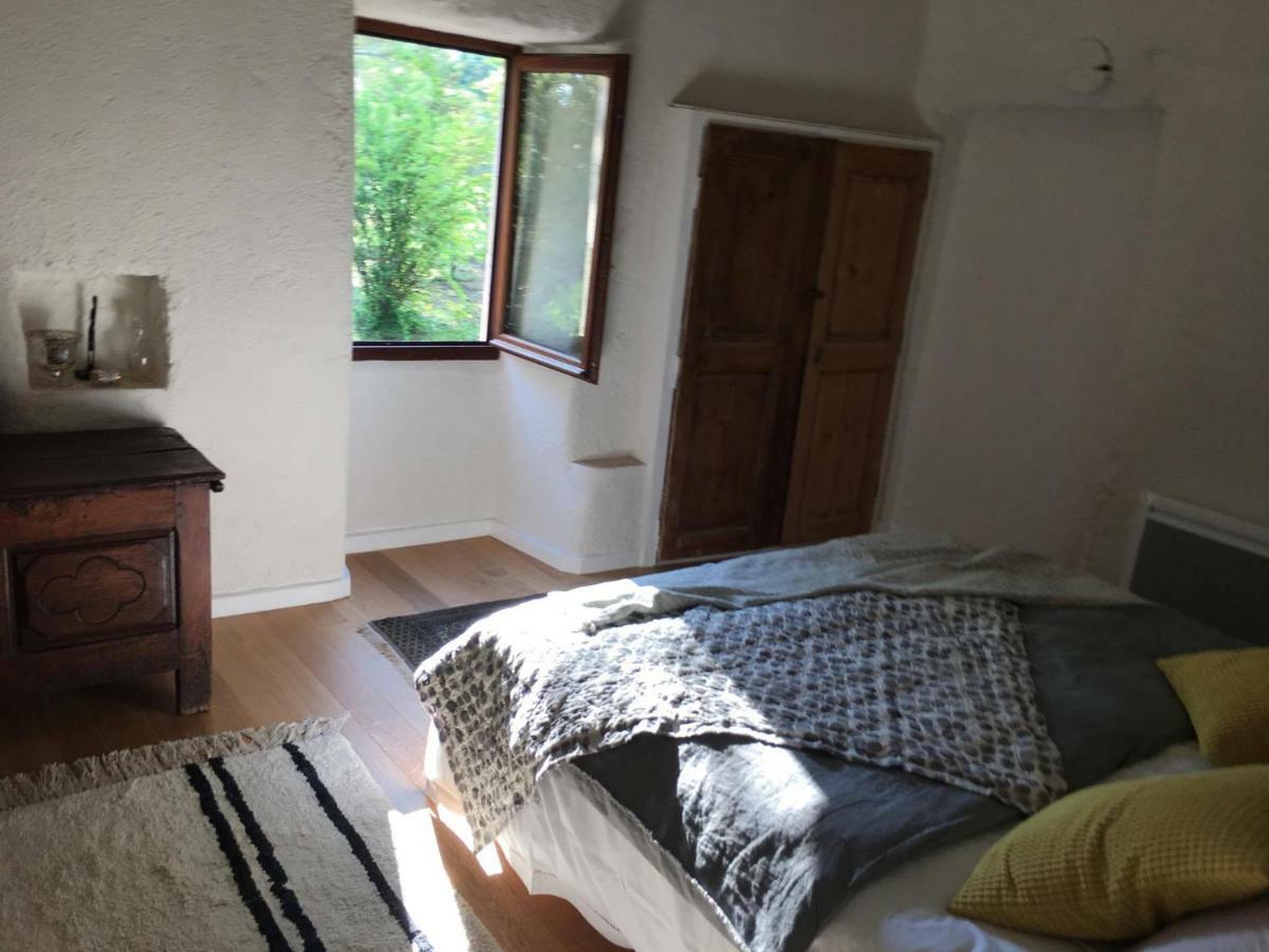 Gites "Oustaou De Bourboul" Grospierres Exteriör bild