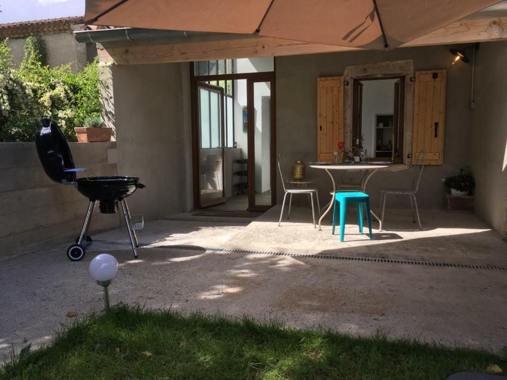 Gites "Oustaou De Bourboul" Grospierres Exteriör bild